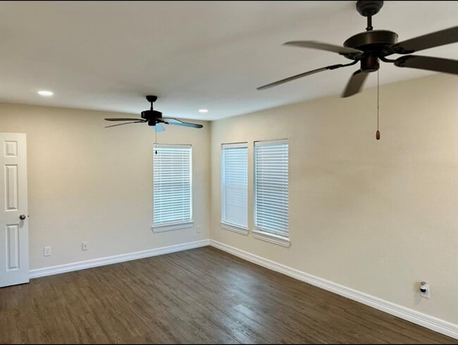 Building Photo - 2725 42nd St