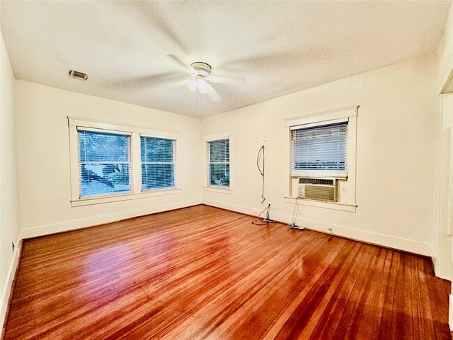 Building Photo - 1016 W Alabama St