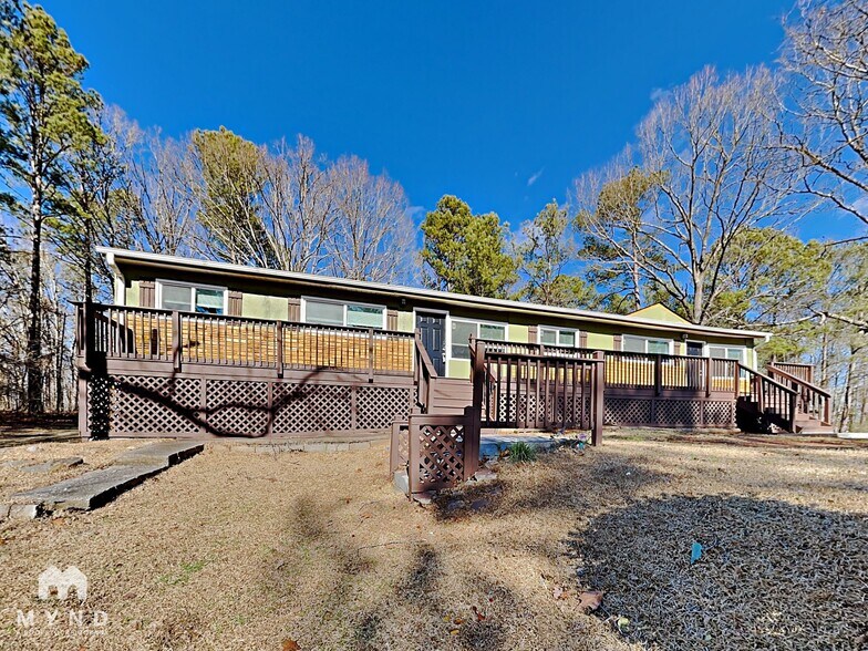 Primary Photo - 9525 Rivertown Rd