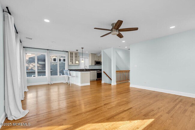 Building Photo - 20 Starboard St