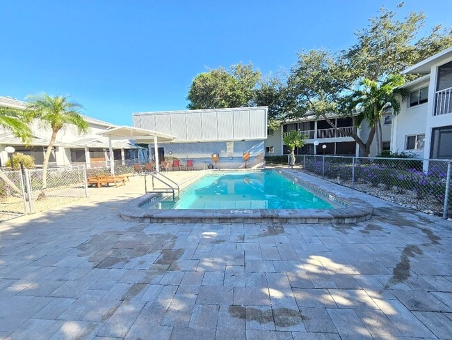 Building Photo - 1609 SW 51st St