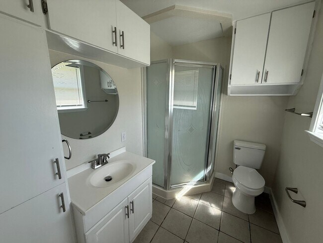 Building Photo - Renovated 3-bedroom house!  Housing accepted!