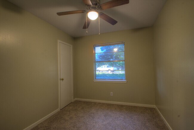 Building Photo - 4311 Marcell Cir W