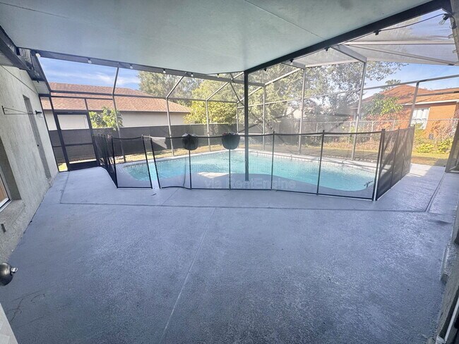 Building Photo - 116 Barrington Dr