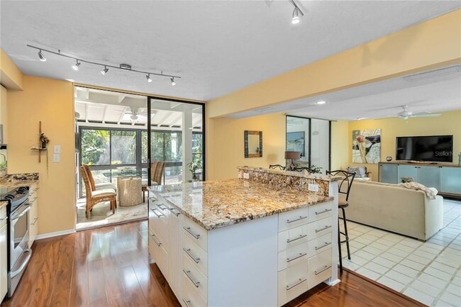 Building Photo - 761 Pine Run Dr