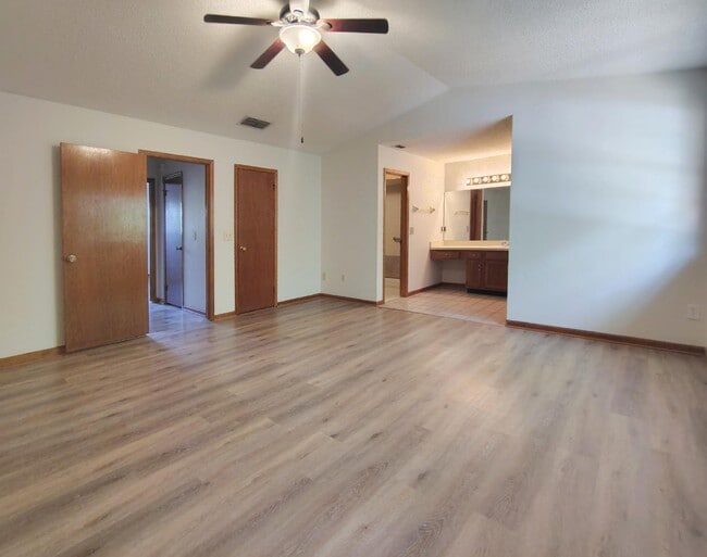 Building Photo - 3110 Paddle Creek Dr