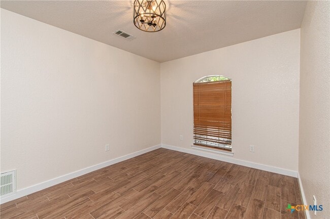 Building Photo - 304 Timber Ridge Dr