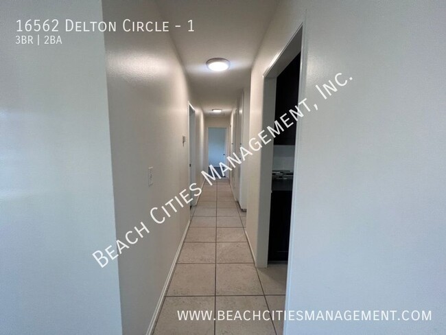 Building Photo - 16562 Delton Cir