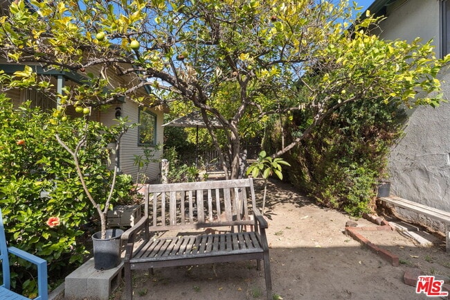 Building Photo - 1451 Armadale Ave