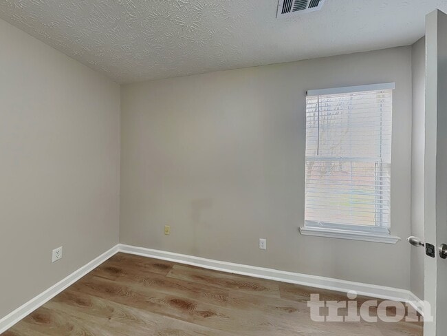 Building Photo - 210 Baxter Ln