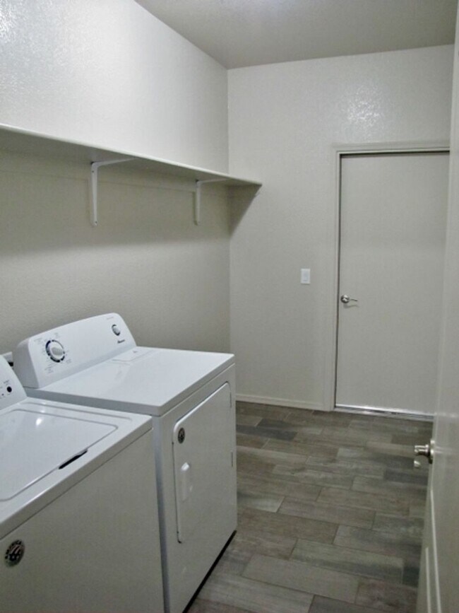 Building Photo - 4BR/2BA/2CG 2102 sq.ft. rental in Cimmaron Estates in Sierra Vista, AZ