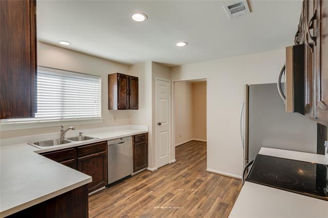 Building Photo - 927 Redcedar Way Dr
