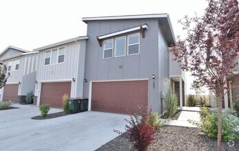 Building Photo - Modern townhouse in a Cozy Community. 50% ...