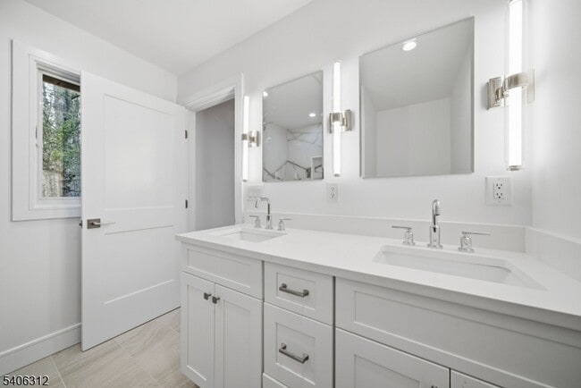 Building Photo - 12 McCaffrey Ln