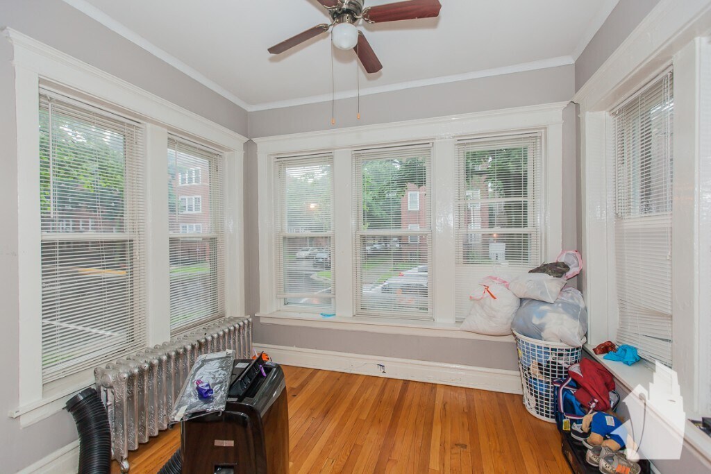 Building Photo - 2061 W Birchwood Ave