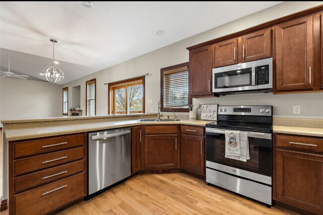 Kitchen - 2815 44th St