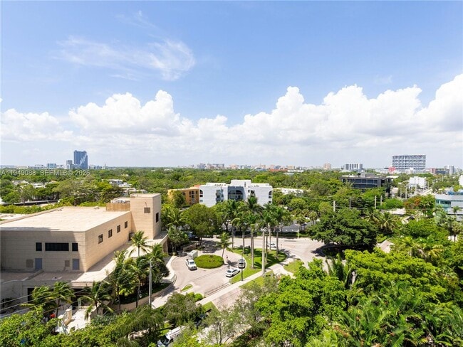 Building Photo - 2669 S Bayshore Dr