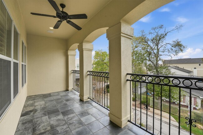 Building Photo - 5523 Crooms St