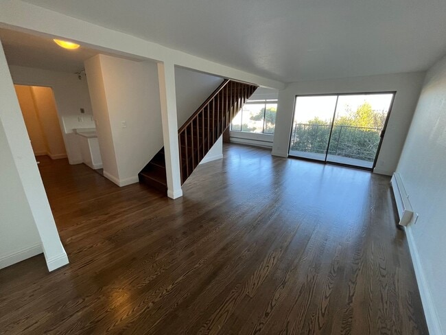 Building Photo - 185 Villa Terrace