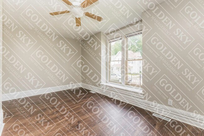 Building Photo - 805 W Main St