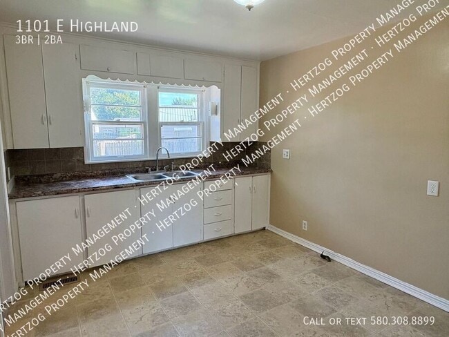 Building Photo - 1101 E Highland-
