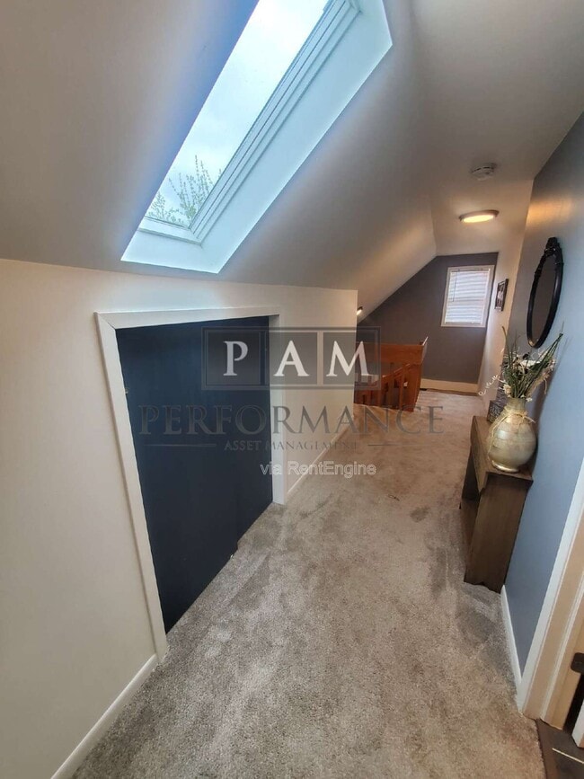 Building Photo - 2829 S Howell Ave