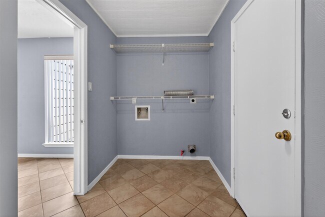 Building Photo - 6110 Gallant Forest Dr