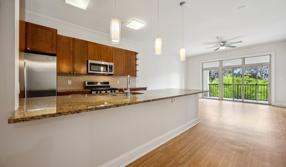 Enjoy modern kitchens and spacious floorplans - Tremont Apartments