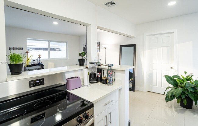 Building Photo - 2388 NE 173rd St