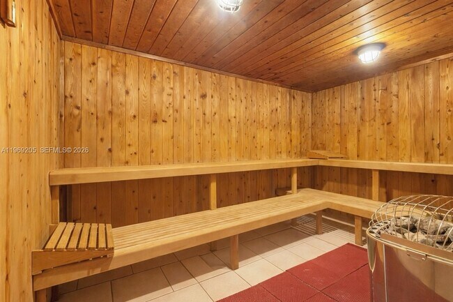 Building Photo - 100 Bayview Dr