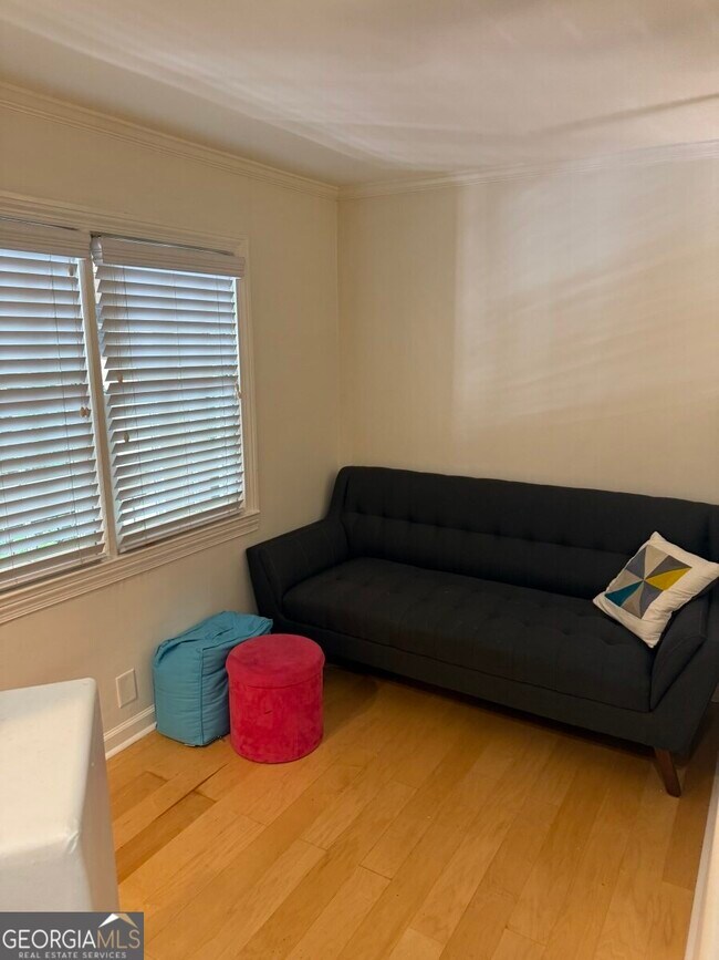 Building Photo - 655 E Campus Rd