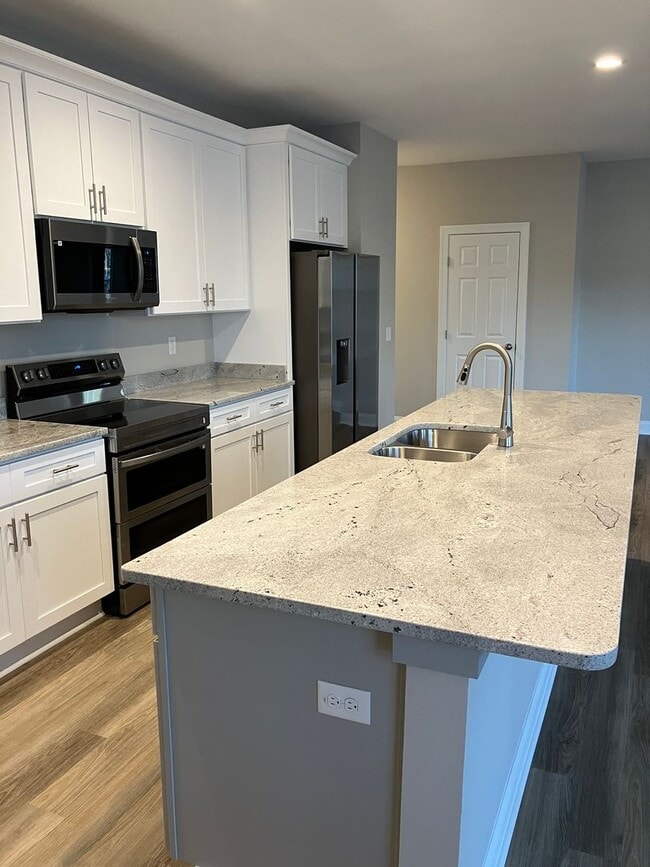 Building Photo - 3 Bedroom 2 Bathroom house located in Mill Creek Cove