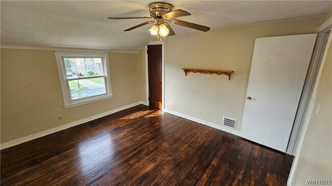 Building Photo - 107 Fowler Ave