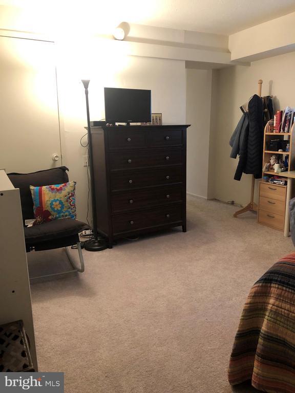 Building Photo - 1420 Locust St