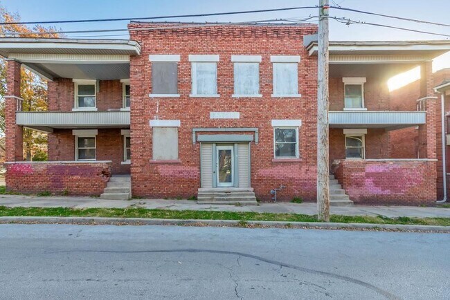 Building Photo - 115 N Askew Ave