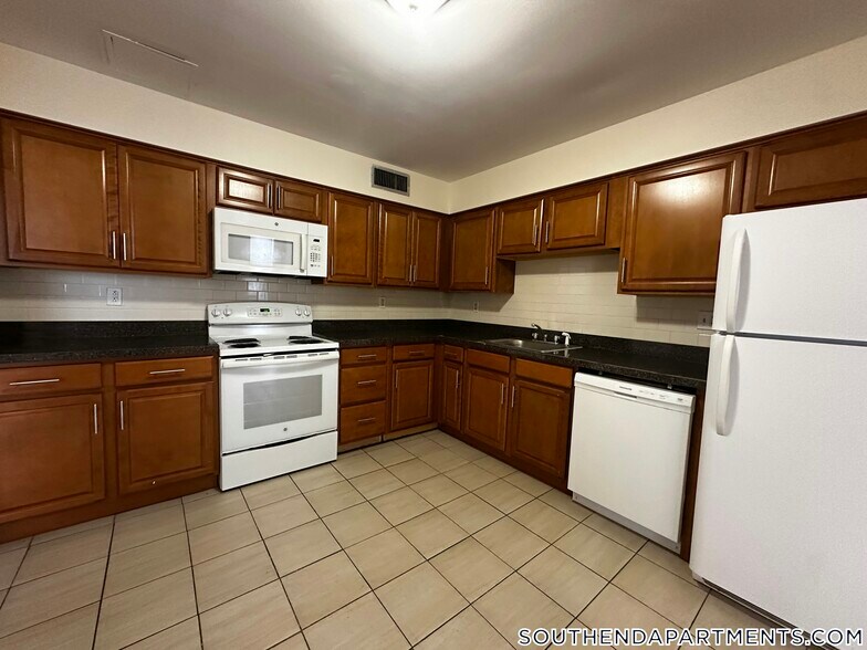 Building Photo - 801 Tremont St