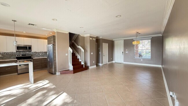 Building Photo - 4735 SW 164th Ave
