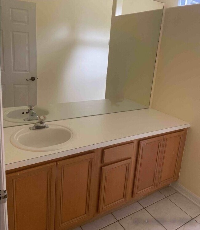 Building Photo - 7830 St Andrews Cir