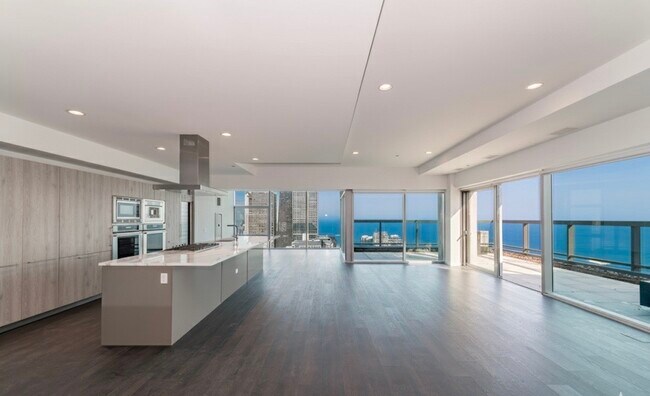 Building Photo - 220 E Illinois St