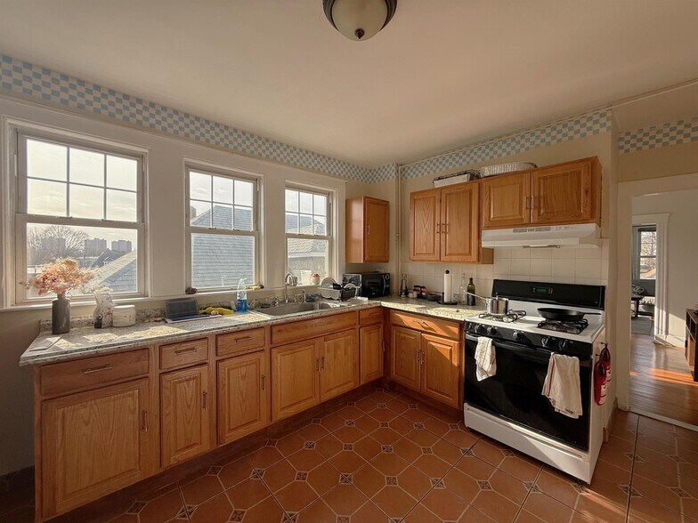 Building Photo - 81 Newbury St