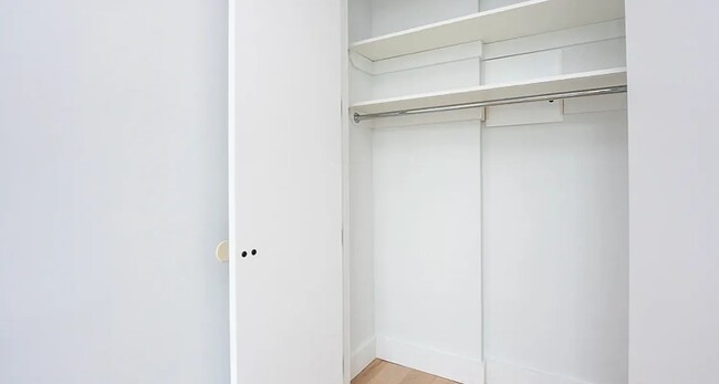 Building Photo - 491 Evergreen Avenue