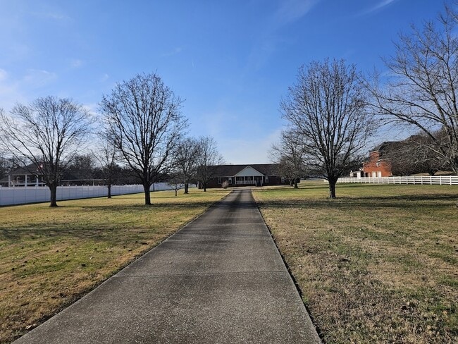 Building Photo - 1876 S Mt Juliet Rd