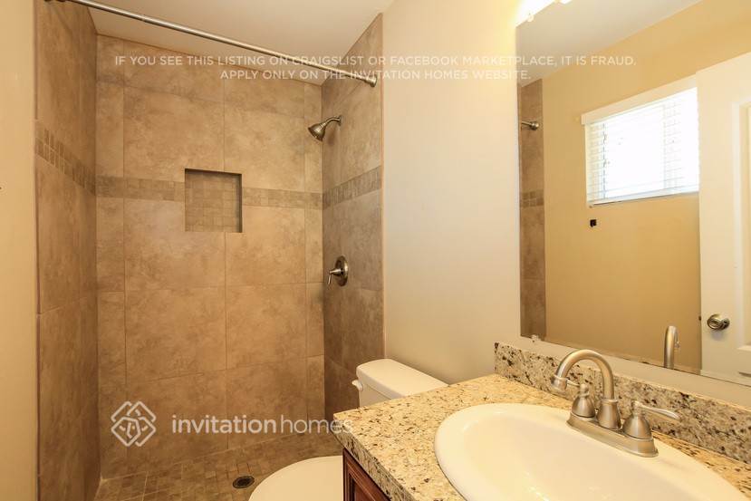 Building Photo - 2307 E Hillery Dr