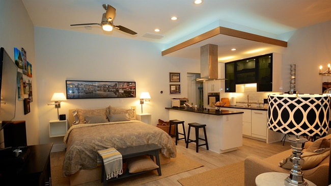 Wow! - 419 S Summit Ave