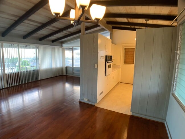 Building Photo - Moanalua Gardens (Honolulu) - Great Location - 3 bedroom home