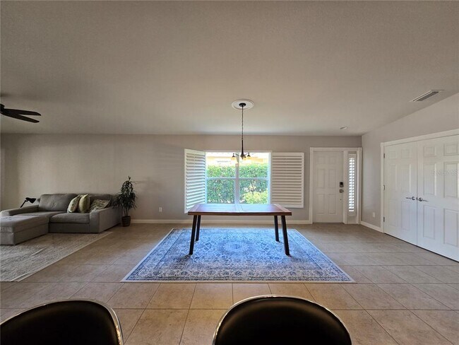 Building Photo - 11895 Iselle Dr