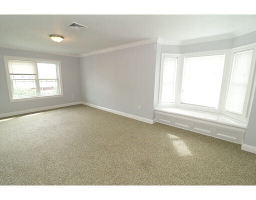 Building Photo - 45 Hancock St