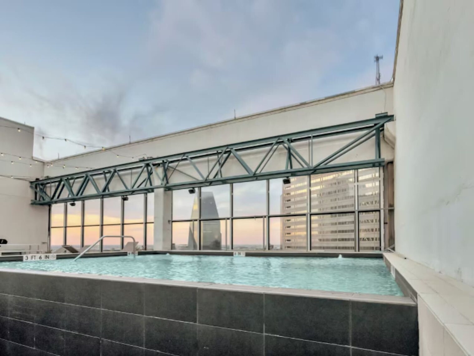 Building Photo - 1555 Elm St