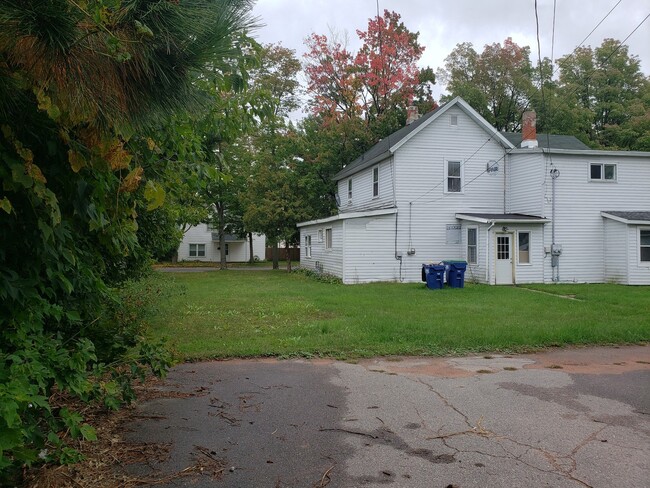 Building Photo - 912 S 4th Ave