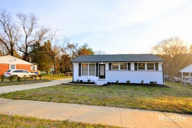 Building Photo - 708 Hadley Rd